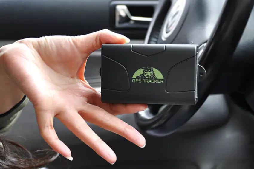 تتبع السيارة من الهاتف أجهزة GPS